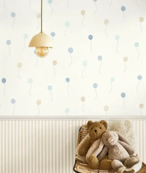 222858 BALLOONS IN THE AIR